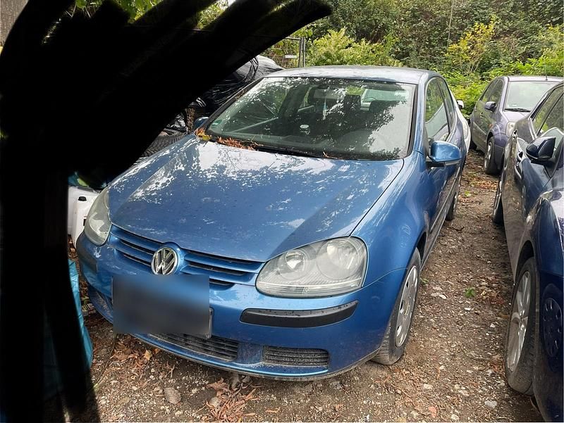 Blau Gebraucht 2004 VW Golf V Limousine | 1.400 € (Guter Preis) - Bild 1/4