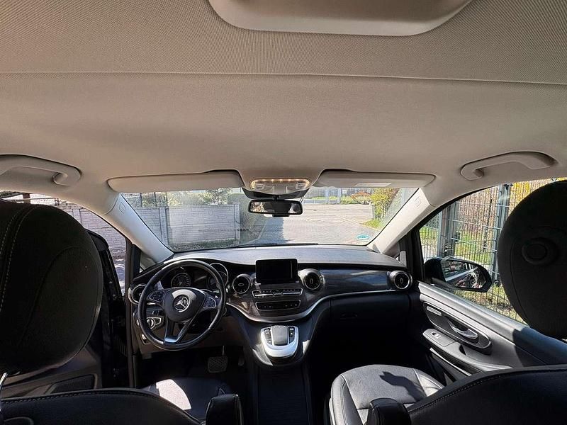 Gebraucht Mercedes V300 Avantgarde Edition 237 PS (174 kW) 2021 Schwarz Van / Kleinbus