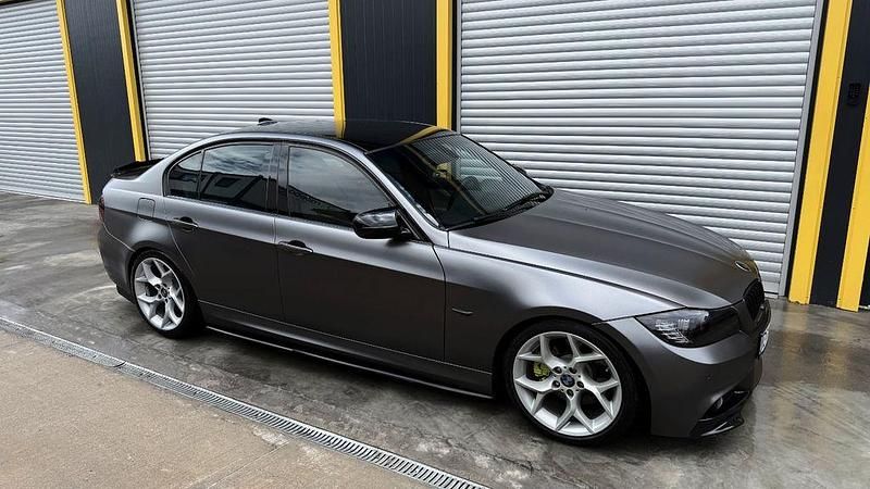 Grau Gebraucht 2011 BMW 325 Performance Limousine | 13.300 € (Etwas zu teuer) - Bild 1/4
