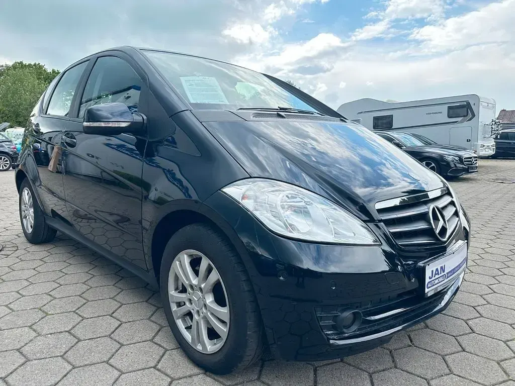 Gebraucht Mercedes A180 116 PS (85 kW) 2011 Schwarz SUV