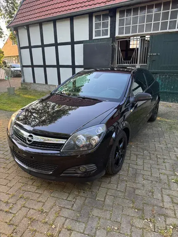 Gebraucht Opel Astra GTC 116 PS (85 kW) 2009 Schwarz Coupé