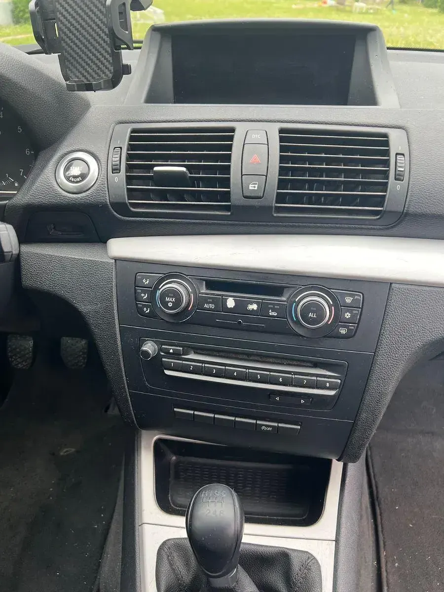 Gebraucht BMW 118 143 PS (105 kW) 2010 Schwarz Kleinwagen
