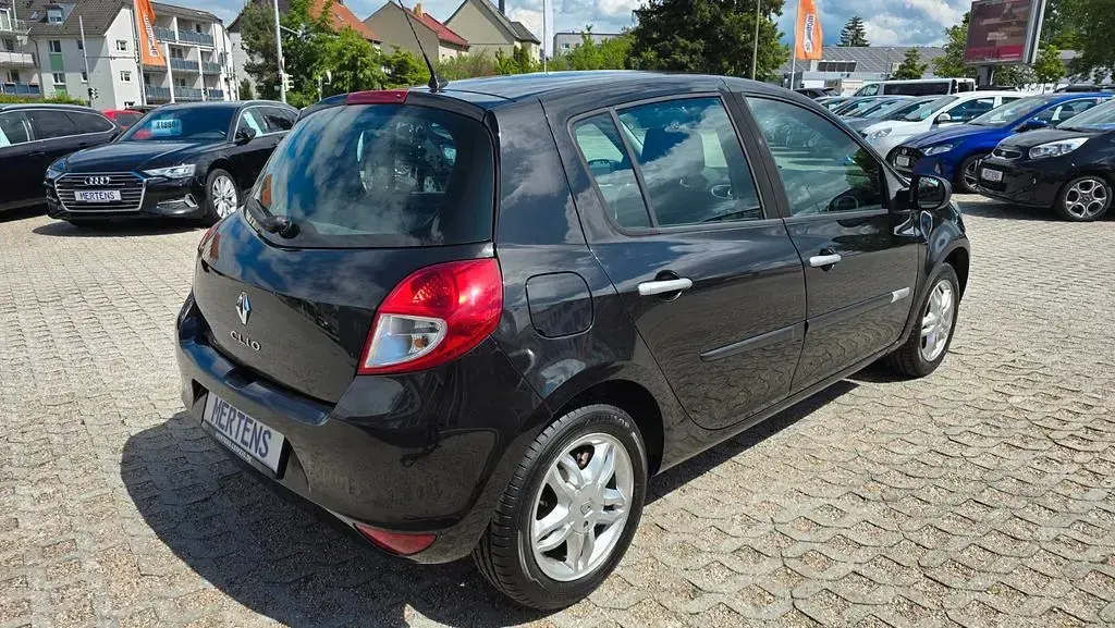 Gebraucht Renault Clio II Dynamique 101 PS (74 kW) 2010 Perlmuttschwarz metallic Limousine