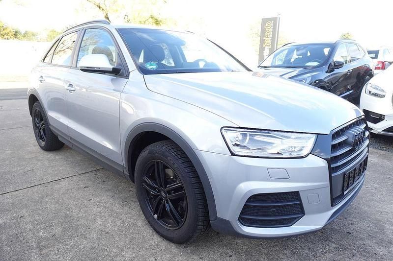 Silber Gebraucht 2017 Audi Q3 Performance SUV | 14.490 € (Guter Preis) - Bild 1/4