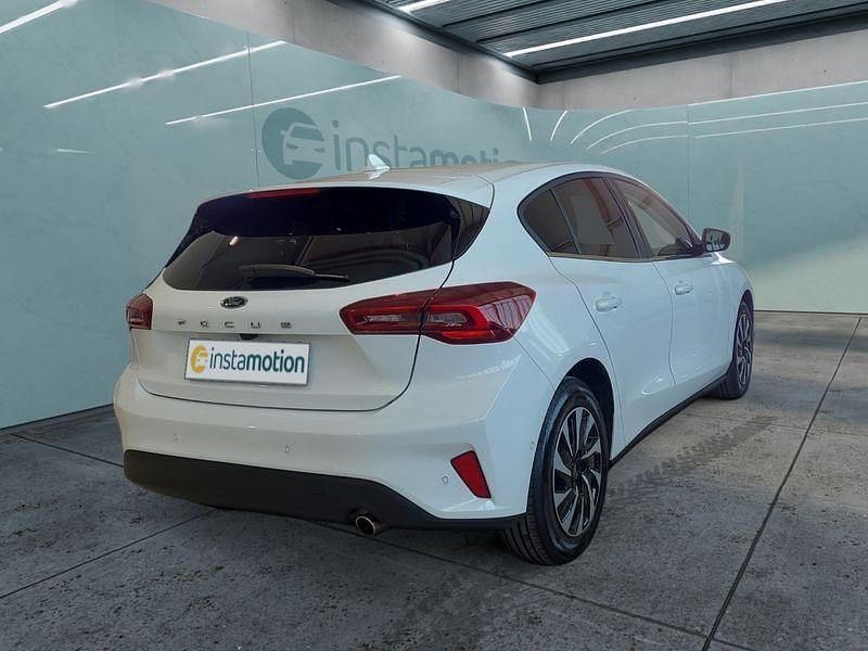 Używany Ford Focus Titanium 125 KM (91 kW) 2024 Biały Sedan/Limuzyna