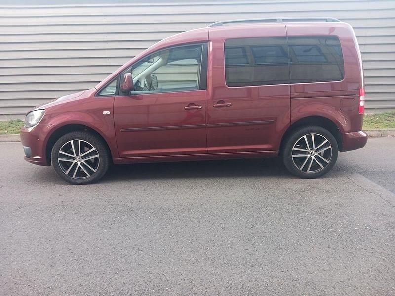 Gebraucht VW Caddy Edition 140 PS (102 kW) 2015 Rot Van / Kleinbus