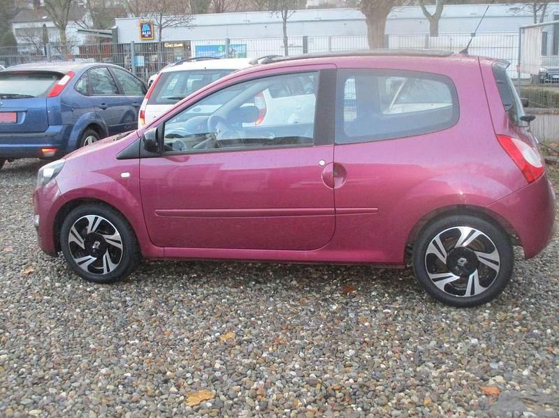 Gebraucht Renault Twingo Initiale Paris 75 PS (55 kW) 2014 Fuchsiaviolett Kleinwagen