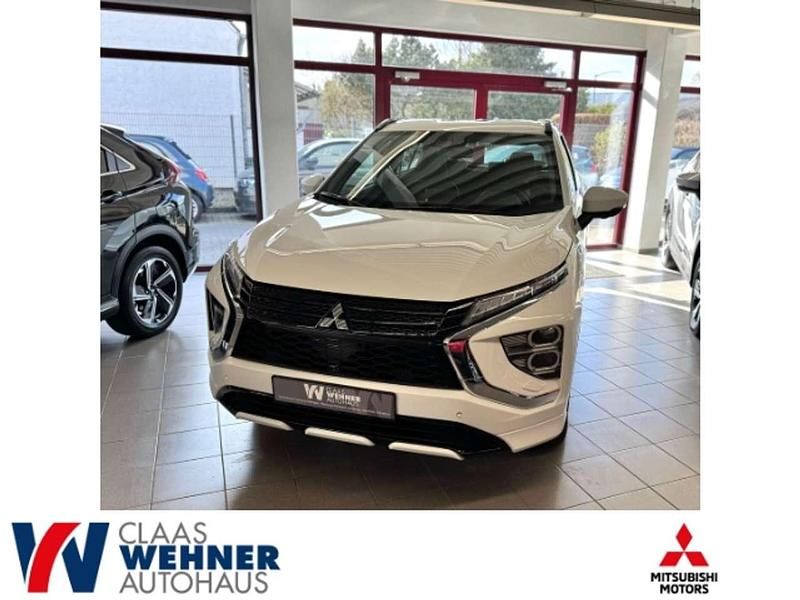 S) (weiss Gebraucht 2022 Mitsubishi Eclipse Cross Plus SUV | 25.900 € (Etwas zu teuer) - Bild 1/4