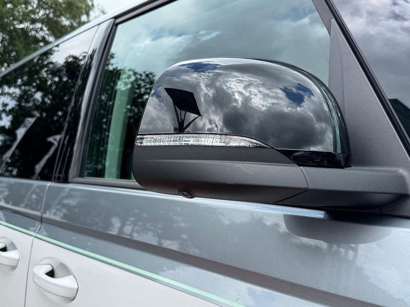 Gebraucht VW ID. Buzz Pro 150 kW (204 PS) 2023 Silber Van / Kleinbus