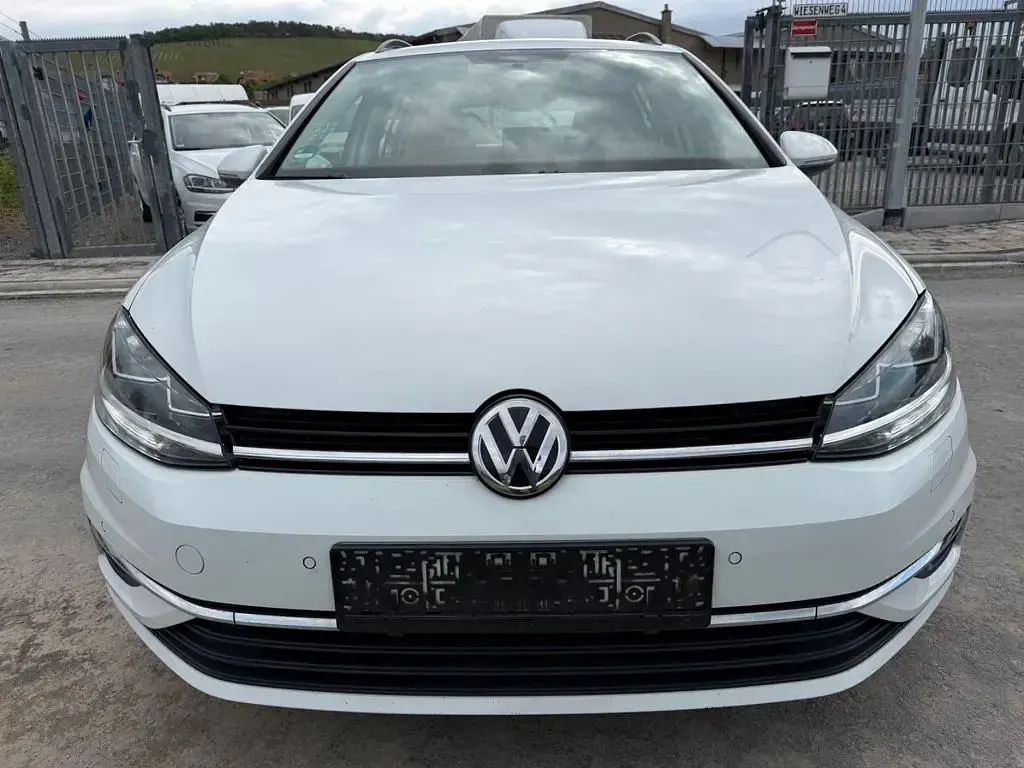 Gebraucht VW Golf VII Comfortline 116 PS (85 kW) 2020 Weiß Kombi