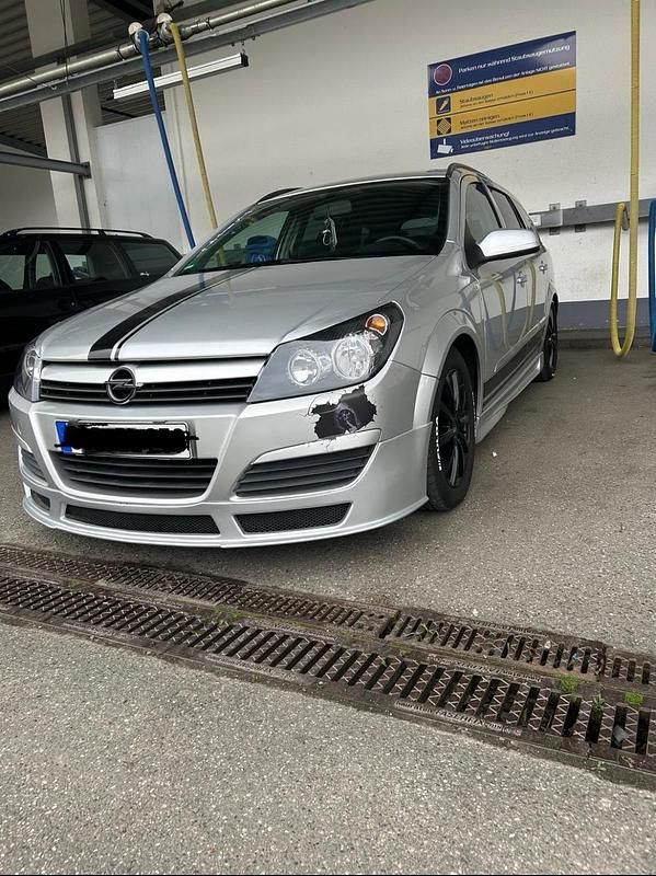 Silber Gebraucht 2005 Opel Astra Kombi | 2.500 € (Teuer) - Bild 1/4