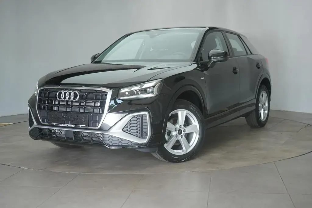 Gebraucht Audi Q2 S-Line 150 PS (110 kW) 2025 Mythos black SUV