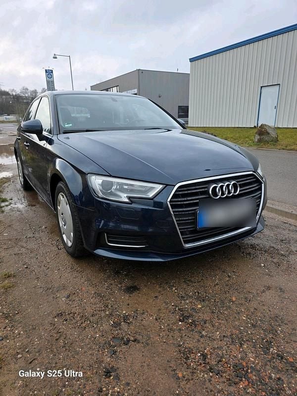 Gebraucht Audi A3 110 PS (80 kW) 2017 Blau Kleinwagen