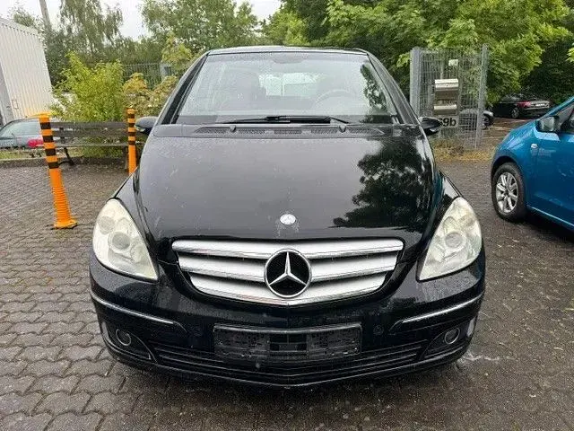 Gebraucht Mercedes B200 136 PS (100 kW) 2006 Nachtschwarz Van / Kleinbus
