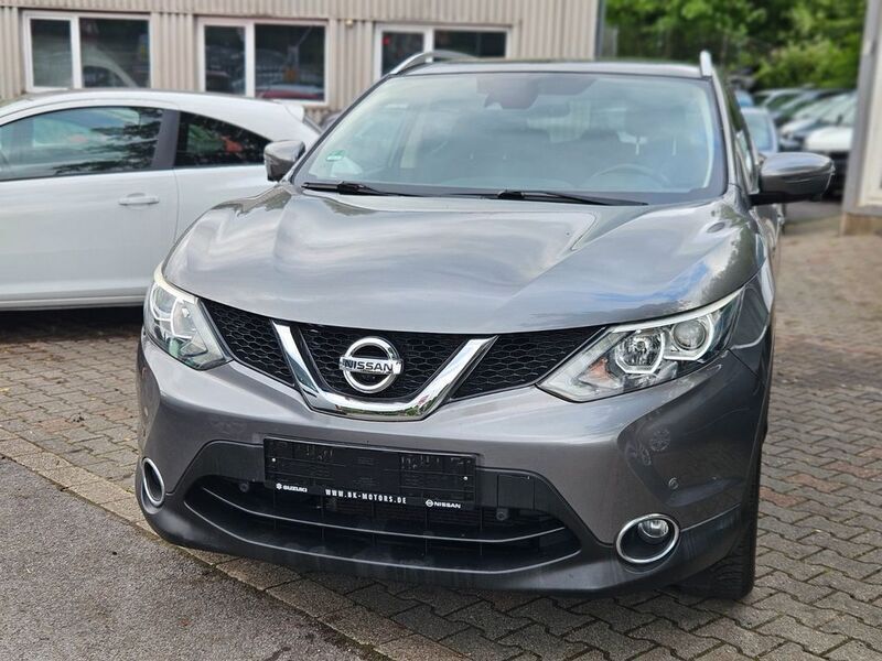 Grau Gebraucht 2015 Nissan Qashqai 360º SUV | 9.100 € (Guter Preis) - Bild 1/4