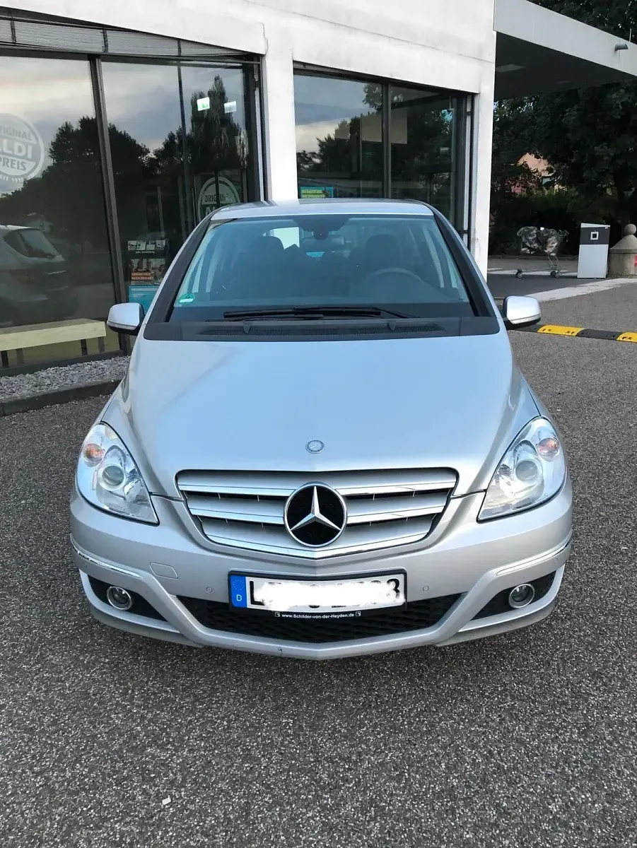 Gebraucht Mercedes B180 116 PS (85 kW) 2010 Grau Van / Kleinbus