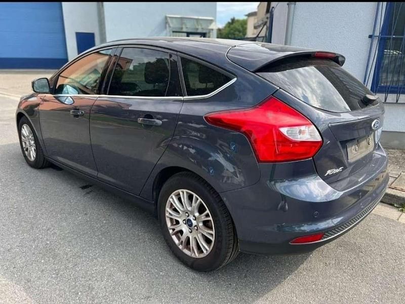 Gebraucht Ford Focus Titanium 116 PS (85 kW) 2013 Grau Kombi