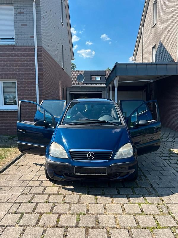 Blau Gebraucht 2002 Mercedes A140 Classic Kleinwagen | 1.100 € - Bild 1/4