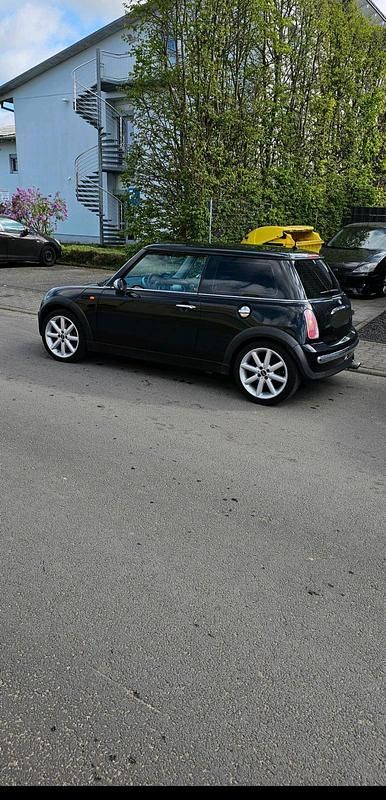 Second-hand Mini ONE 90 CP (66 kW) 2004 Negru Hatchback