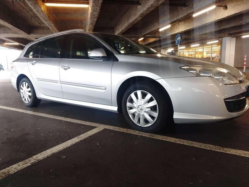 Silber Gebraucht 2011 Renault Laguna GrandTour Dynamique Kombi | 4.490 € (Etwas zu teuer) - Bild 1/4