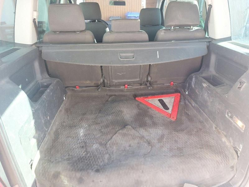 Grau Gebraucht 2003 VW Touran Van / Kleinbus | 500 € (Superpreis) - Bild 1/4