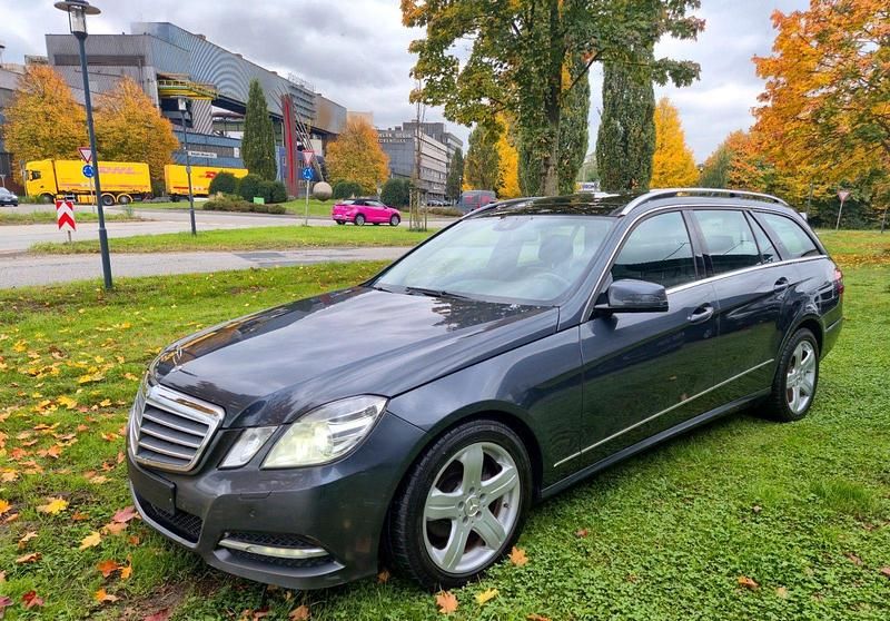 Grau Gebraucht 2011 Mercedes E220 Avantgarde Kombi | 6.250 € (Superpreis) - Bild 1/4