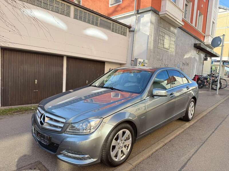 Schwarz Gebraucht 2011 Mercedes C200 Limousine | 11.199 € (Fairer Preis) - Bild 1/4