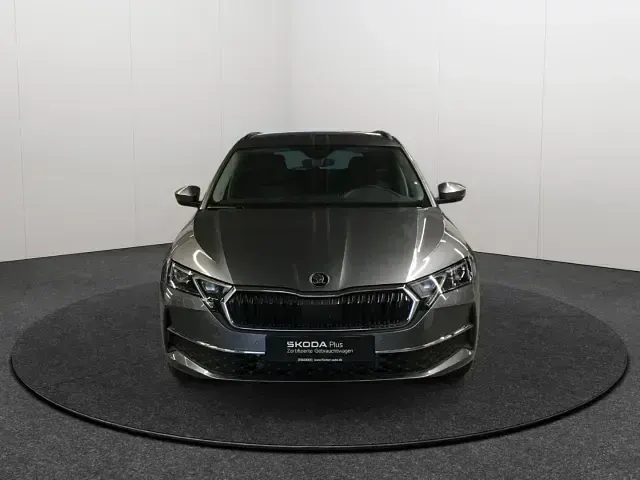 Gebraucht Skoda Octavia Selection 150 PS (110 kW) 2025 Grau Kombi