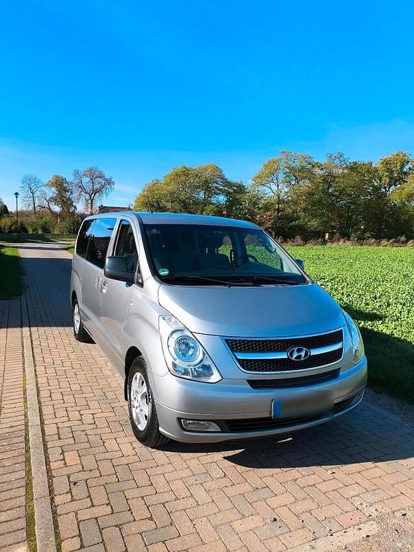 Gebraucht Hyundai H-1 170 PS (125 kW) 2010 Grau Van / Kleinbus