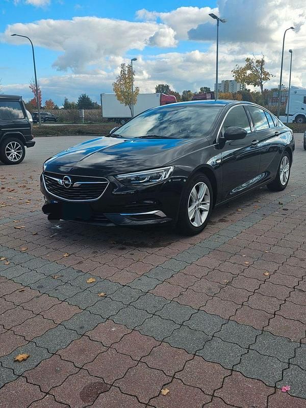 Gebraucht Opel Insignia Edition 136 PS (100 kW) 2018 Schwarz Limousine