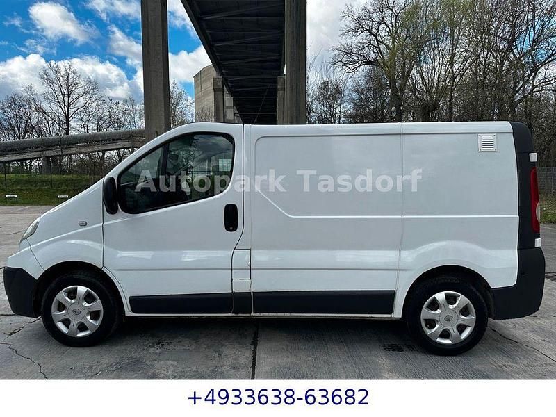Gebraucht Renault Trafic 114 PS (83 kW) 2013 Weiß Van / Kleinbus