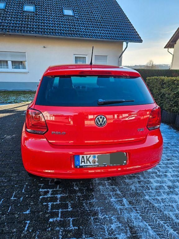 Gebraucht VW Polo Life 90 PS (66 kW) 2013 Rot Kleinwagen