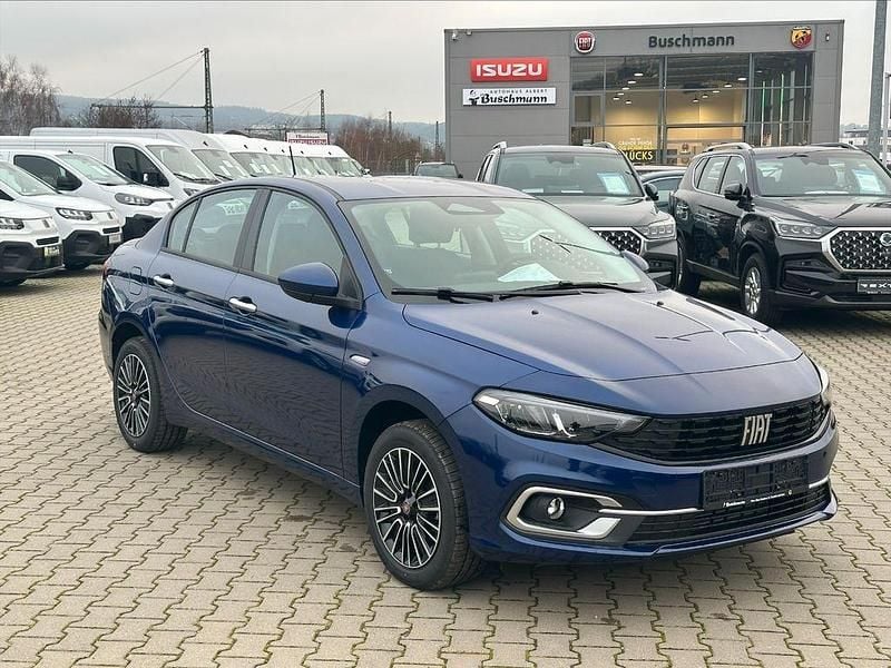 Neu Fiat Tipo Urban 131 PS (96 kW) 2025 Blau Limousine