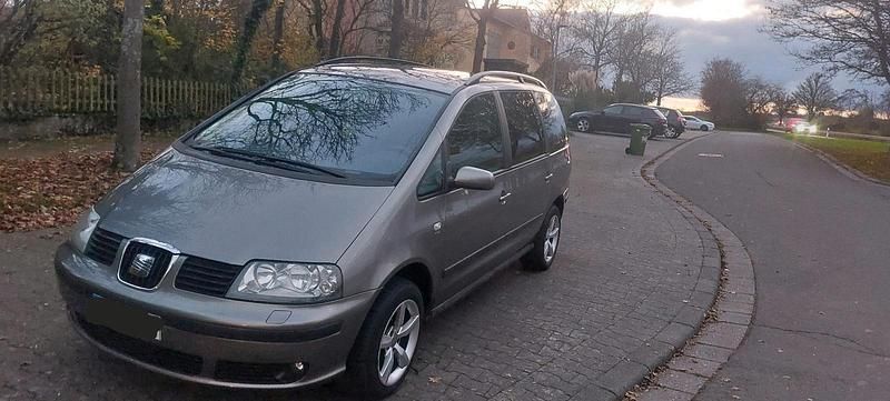 Grau Gebraucht 2006 Seat Alhambra Van / Kleinbus | 2.700 € (Fairer Preis) - Bild 1/4