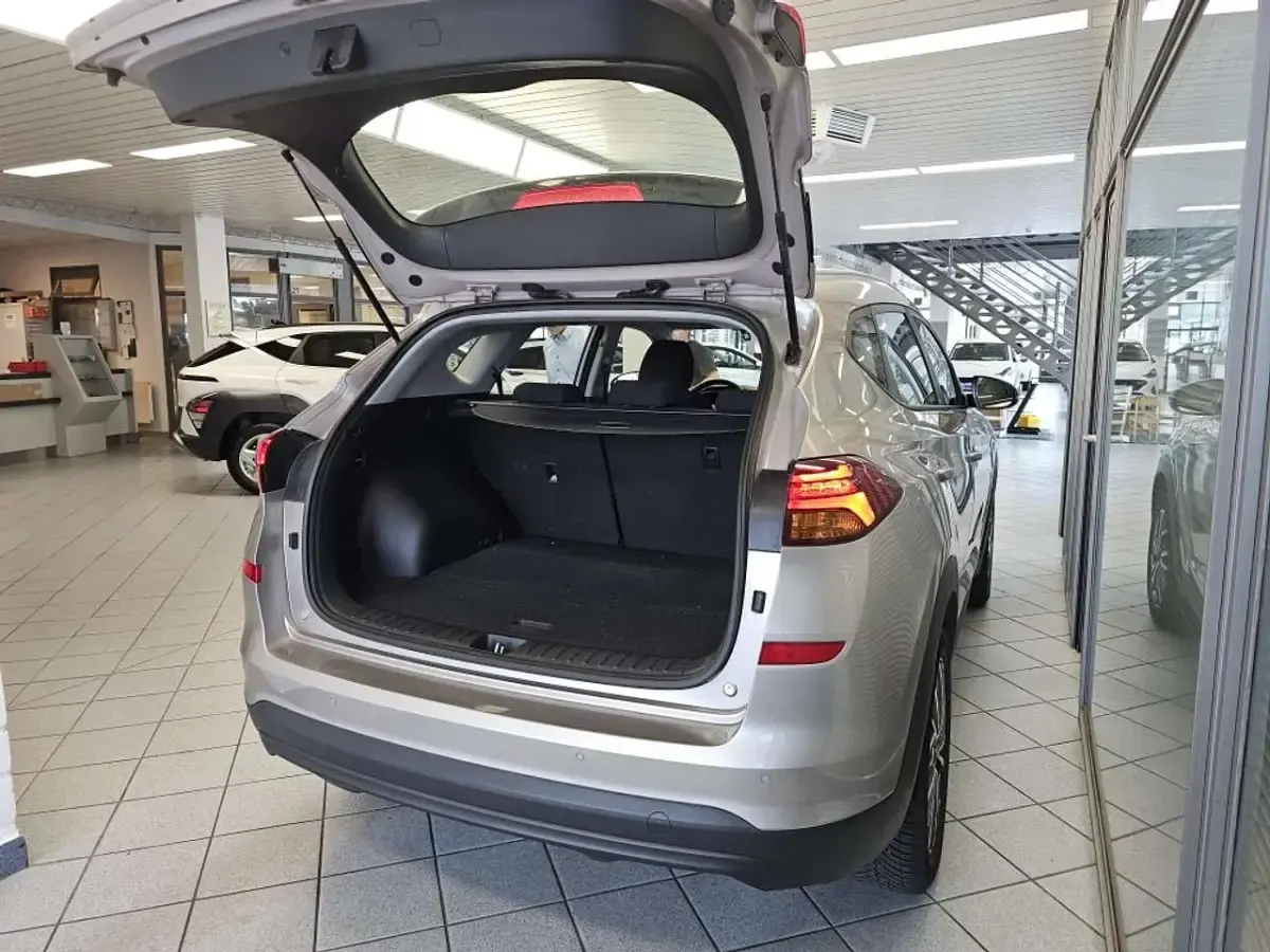 Gebraucht Hyundai Tucson 132 PS (97 kW) 2020 Beige SUV