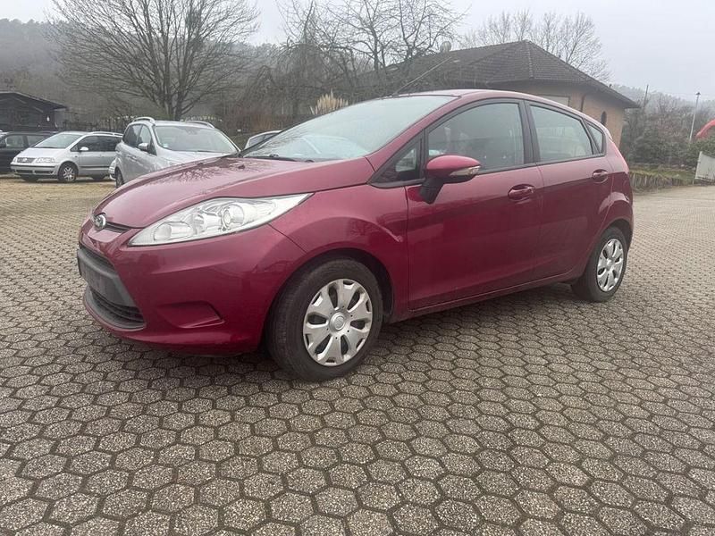 Gebraucht Ford Fiesta 95 PS (69 kW) 2010 Rot Kleinwagen