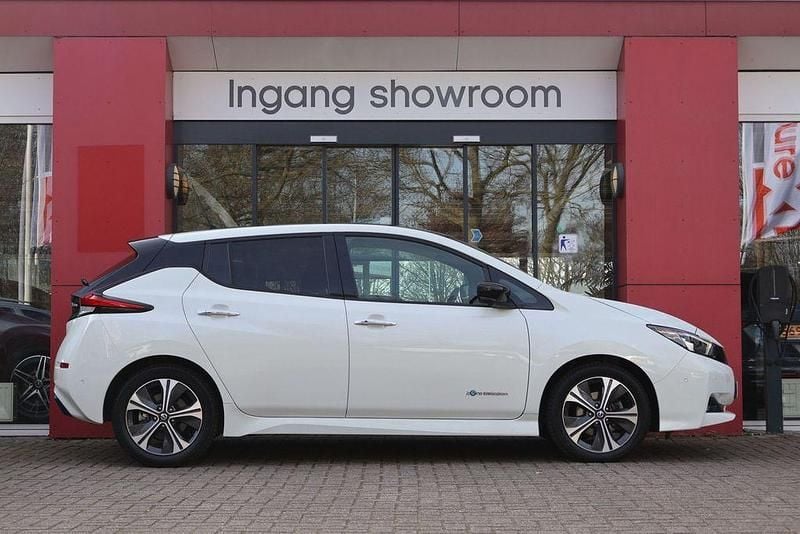 Gebraucht Nissan Leaf Tekna 110 kW (150 PS) 2018 Weiß Kleinwagen