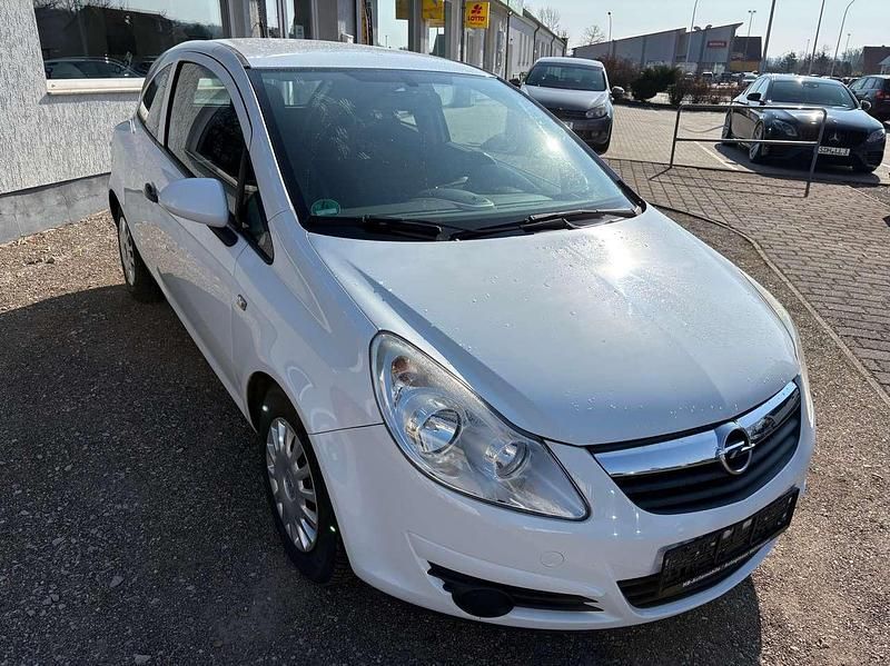 Gebraucht Opel Corsa Selection 80 PS (58 kW) 2009 Casabl/arctic/eisweiss/kaolin Kleinwagen