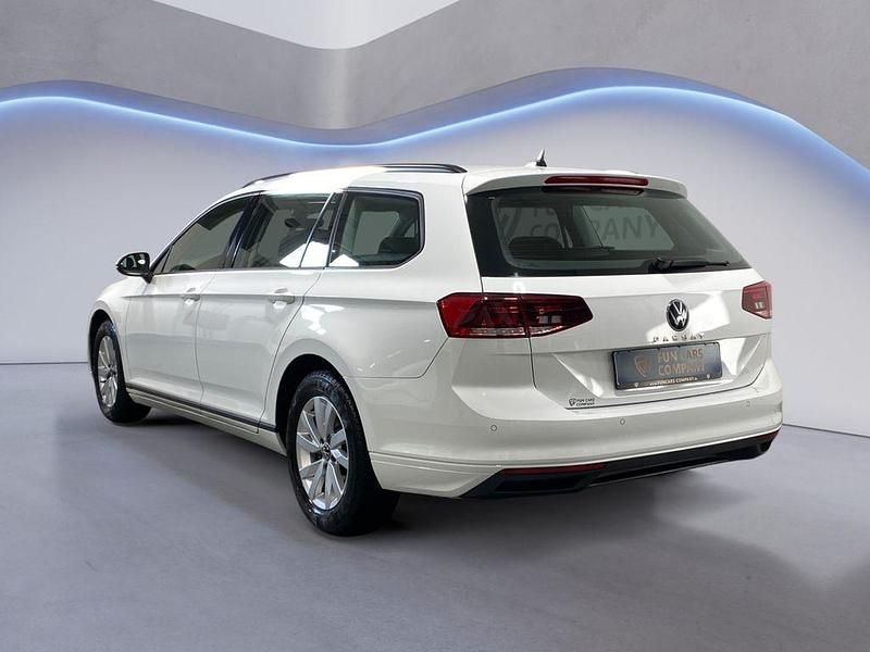 Gebraucht VW Passat 150 PS (110 kW) 2021 Weiß Kombi
