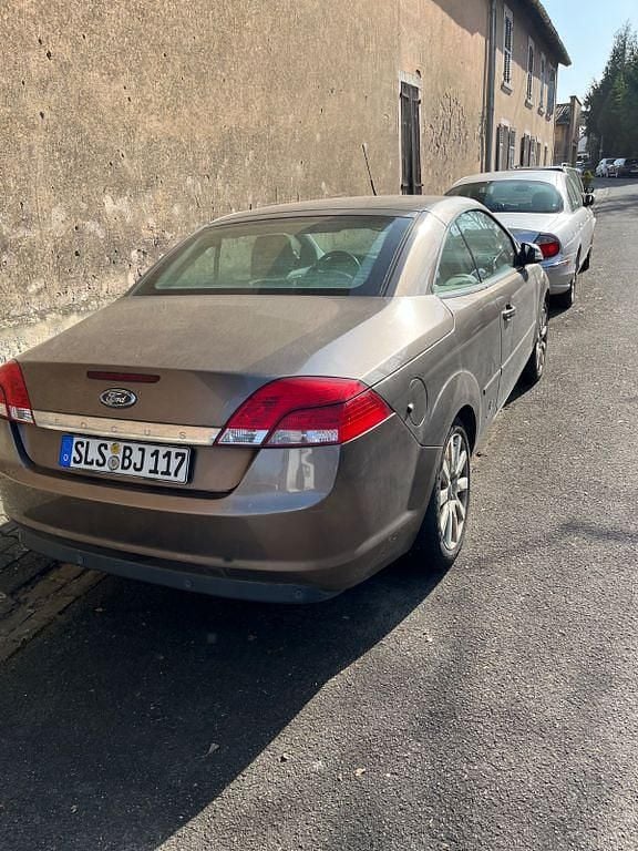 Gebraucht Ford Focus Cabriolet Titanium 136 PS (100 kW) 2008 Beige Cabrio
