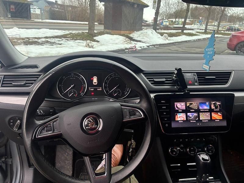 Gebraucht Skoda Superb Style 190 PS (139 kW) 2019 Grau Kombi