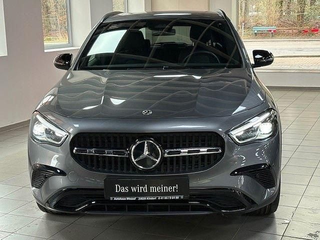 Gebraucht Mercedes GLA200 Night 163 PS (119 kW) 2025 Grau SUV
