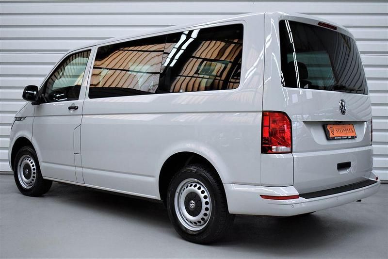 Gebraucht VW Multivan 150 PS (110 kW) 2021 Grau Van