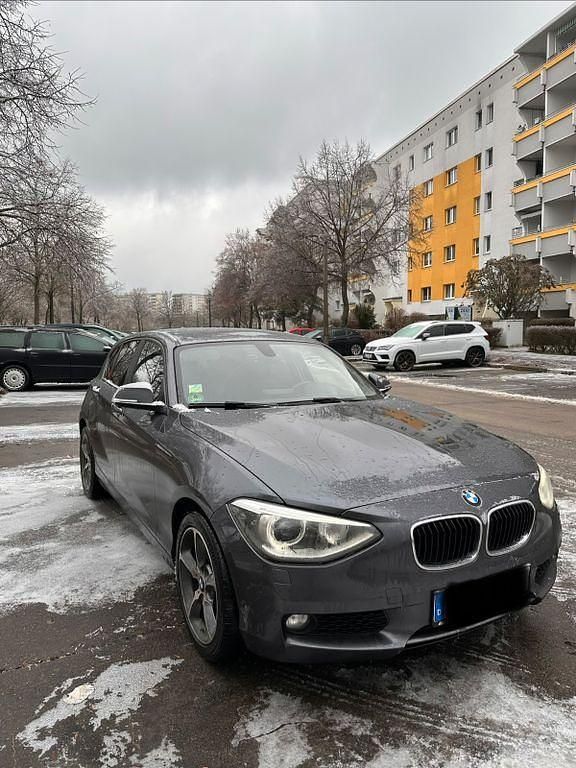 Gebraucht BMW 118 Sport Line 143 PS (105 kW) 2014 Grau Kleinwagen