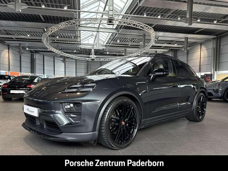 Grau Neu 2025 Porsche Macan SUV | 128.015 € - Bild 1/4