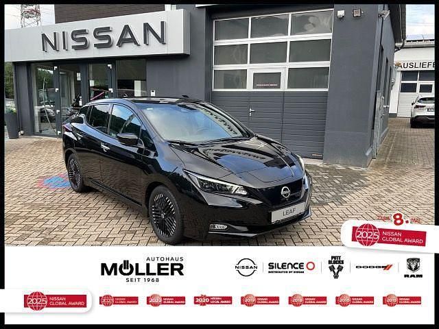 Gebraucht Nissan Leaf Tekna 110 kW (150 PS) 2023 Black / z11g Kleinwagen