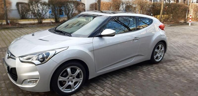 Silber Gebraucht 2012 Hyundai Veloster Premium Kleinwagen | 9.800 € (Teuer) - Bild 1/4