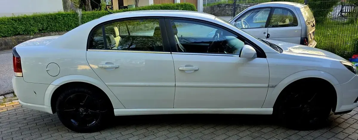 Gebraucht Opel Vectra 155 PS (114 kW) 2009 Weiß Limousine