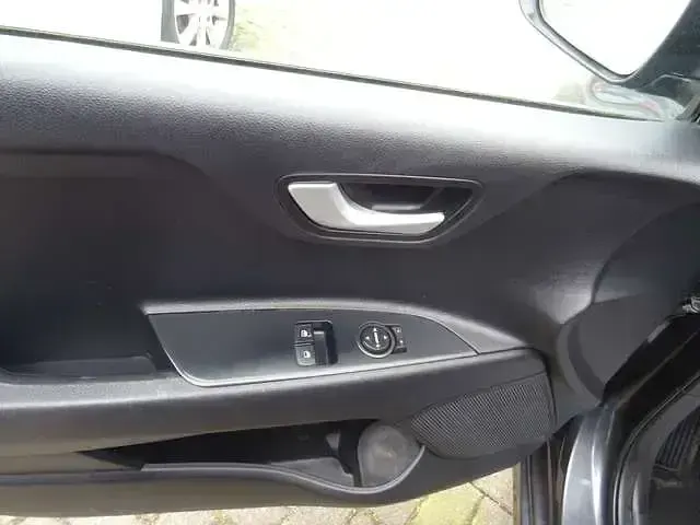 Używany Kia Rio Edition 7 84 KM (61 kW) 2019 Szary Hatchback