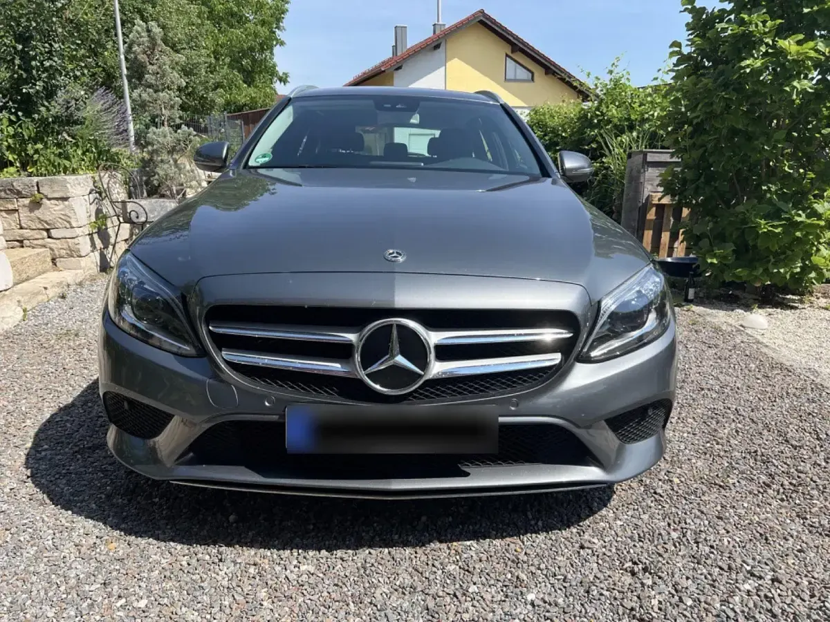 Gebraucht Mercedes C220 Avantgarde 194 PS (142 kW) 2020 Grau Limousine